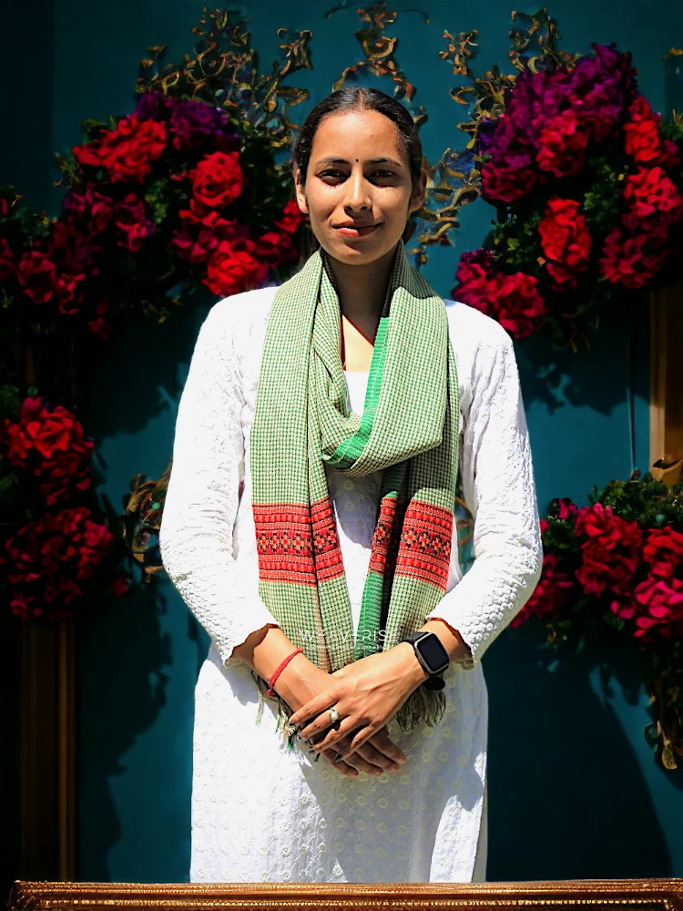 Luxury Loom-Woven Stole – Authentic Weaver Craftsmanship Pure Wool Handwoven Green Color