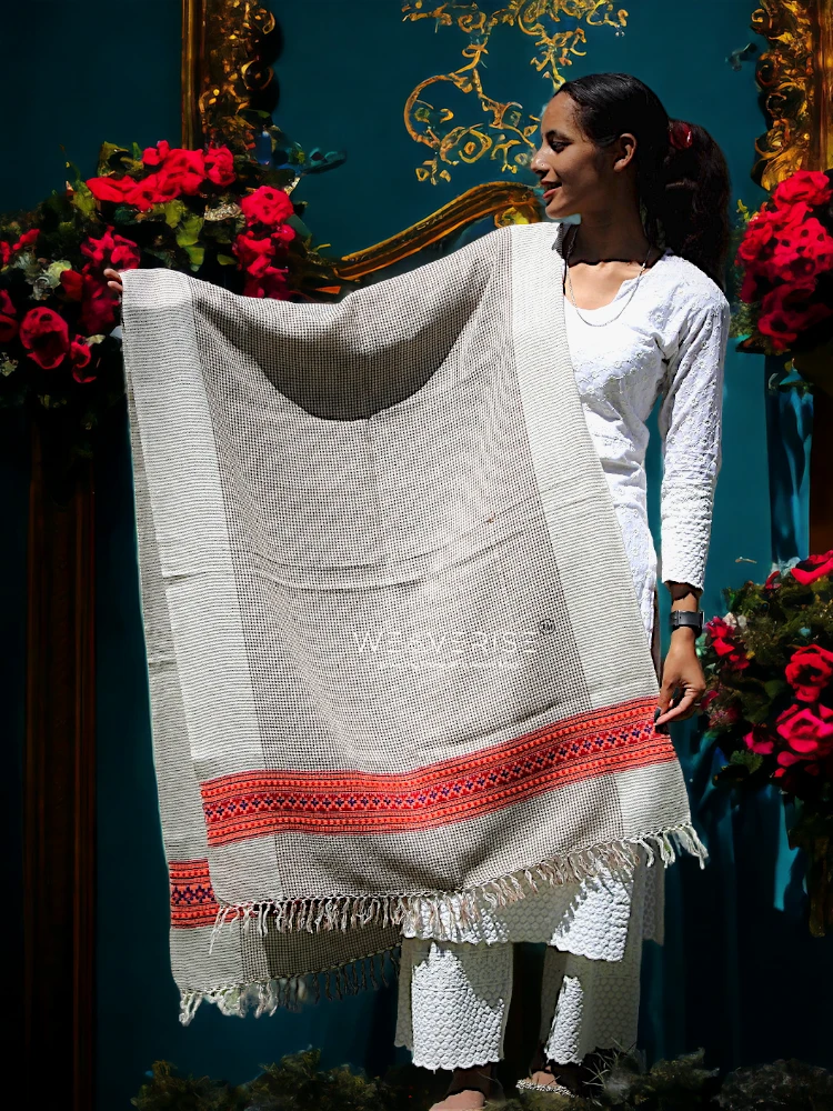 Elegant Handcrafted Scarf – Woven on Traditional Looms White