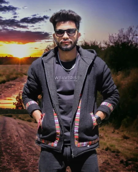 Himalayan Chill: Trendy Zipper Hoodie - Black