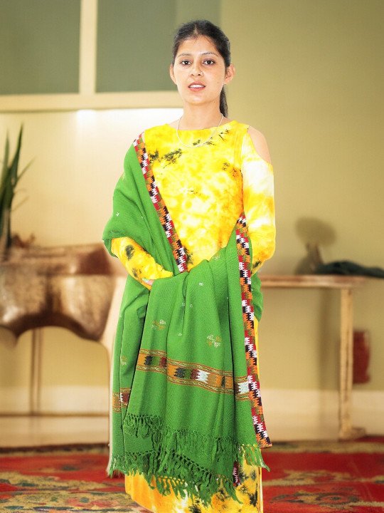Elegant Kullu Handloom Woolen Shawl- Classic Himalayan Artistry Himachal Box