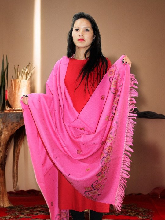 Exclusive Kullu Handloom Pure Wool Shawl for Women and Girls Himachal Box