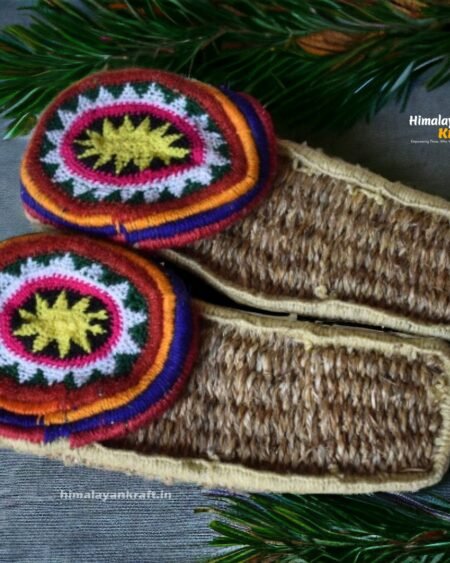 Pahadi Charm: Artisanal Hemp Pulla Sandals