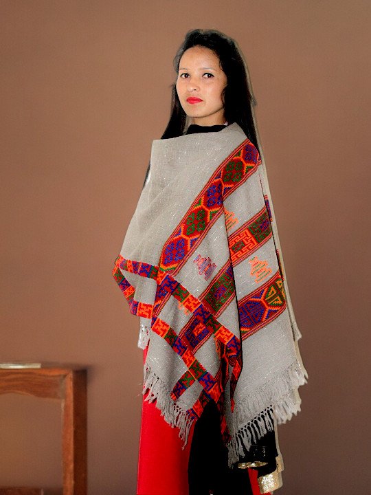 Exquisite Kinnauri Handloom Shawl - Traditional Woven Elegance