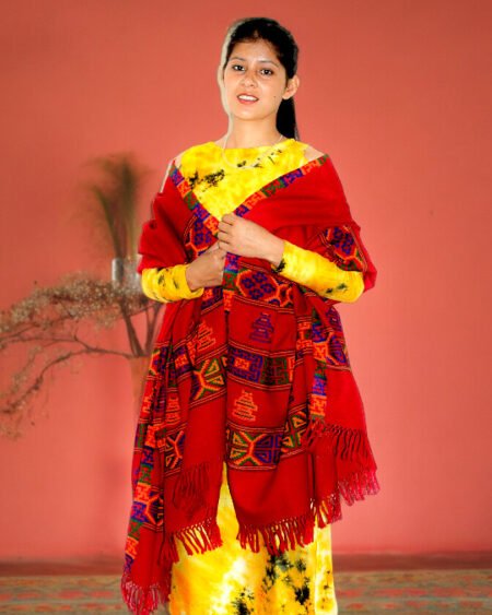 Authentic Kinnauri Handwoven Shawl - Artisanal Craftsmanship