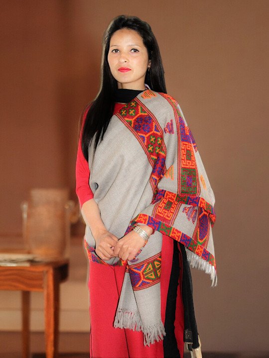 Kinnauri Artisanal Shawl - Handmade Traditional Weave Himachal Box