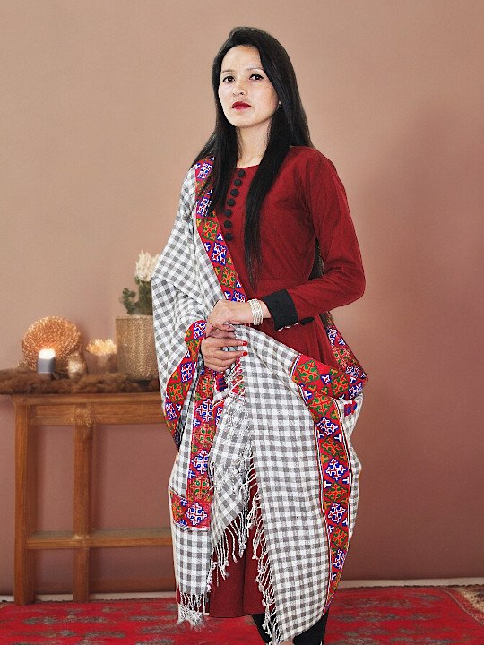 Authentic Himalayan Loom-Woven Pure Wool Shawl - Cozy Stole for Women