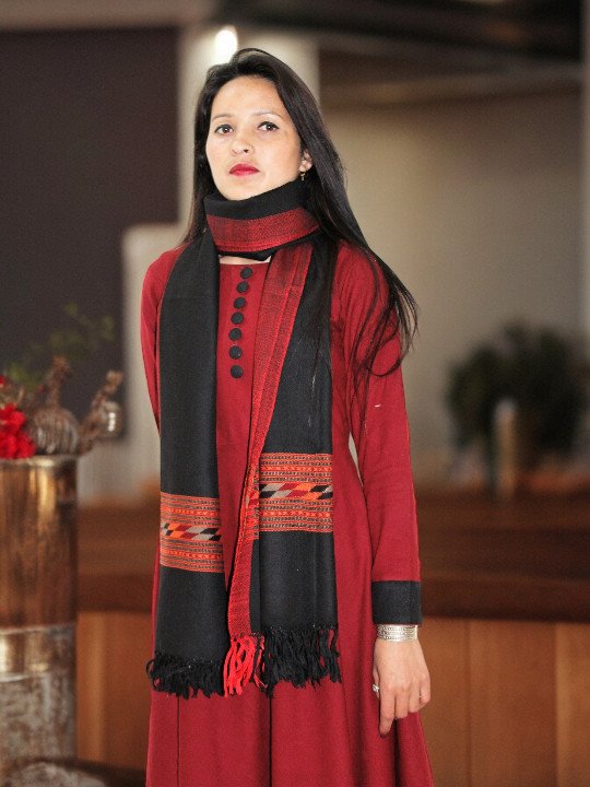 Himalayan Loom-Woven Pure Wool Stole - Sophisticated Wrap for Women