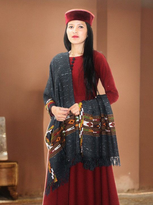 Premium Pure Wool Handloom Shawl – Traditional Elegance Himachal Box