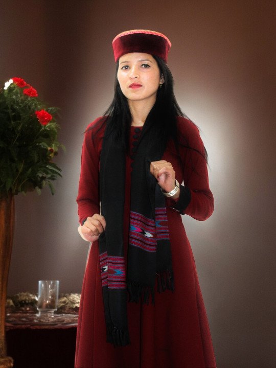 Kullu Design Woolen Handloom Muffler Scarf - Traditional Elegance Himachal Box
