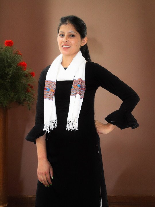 Vibrant Handloom Weave - Elegant Kullu Design Woolen Muffler