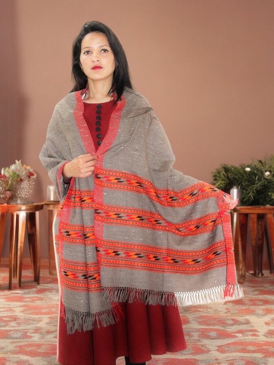 Luxurious Himalayan Handloom Wool Shawl - Fashionable Stole for Women Himachalbox.in