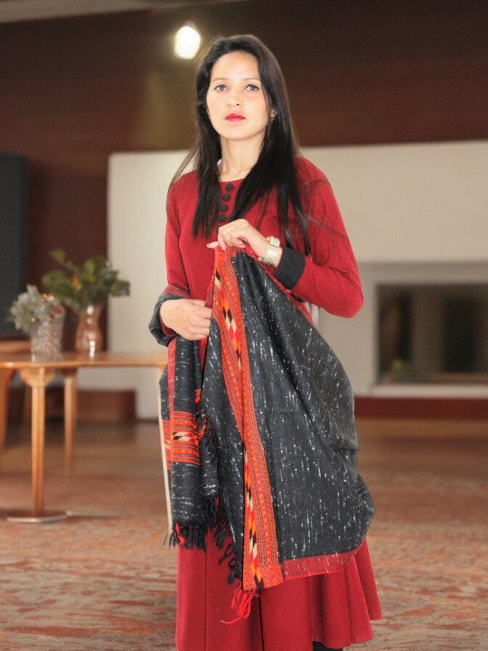Himalayan Handwoven Woolen Stole - Classic Design for Women's Wardrobe Himachal Box