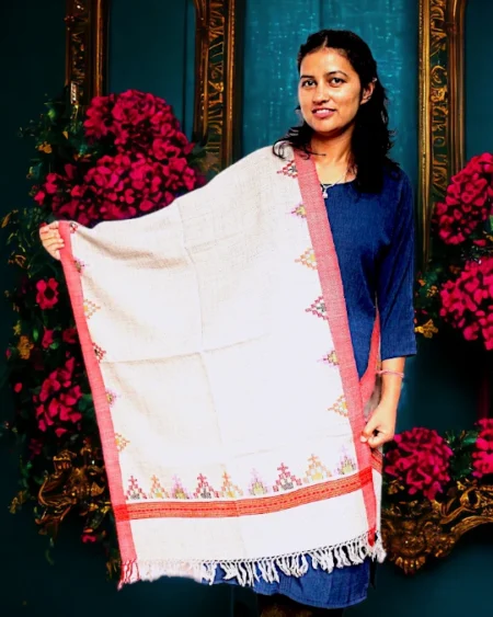Ethereal Elegance: Pure Wool Kullu Handloom Stole