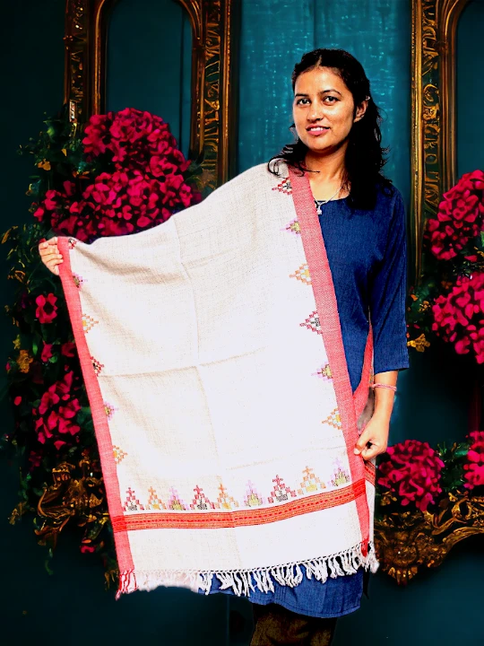 Ethereal Elegance: Pure Wool Kullu Handloom Stole