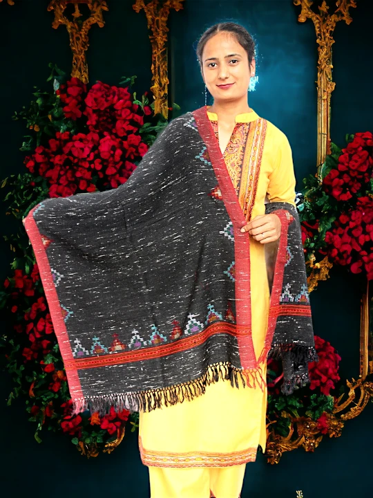 Himalayan Harmony: Handloom Woven Wool Scarf Himachalbox.in