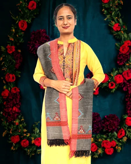 Kullu Craft: Luxurious Pure Wool Women's Stole Himachalbox.in