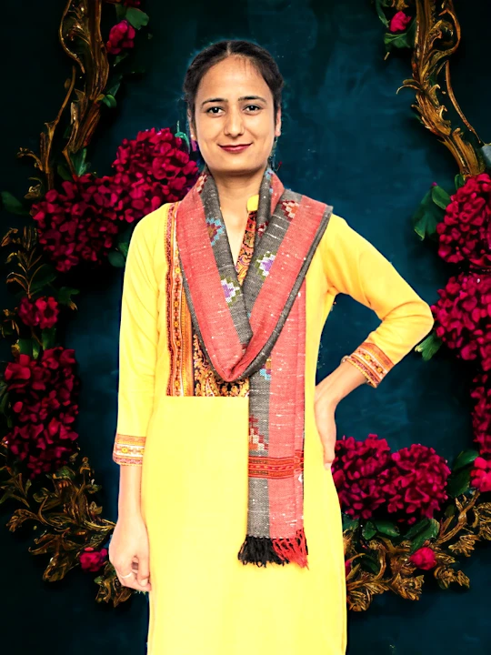Kullu Craft: Luxurious Pure Wool Women's Stole Himachalbox.in