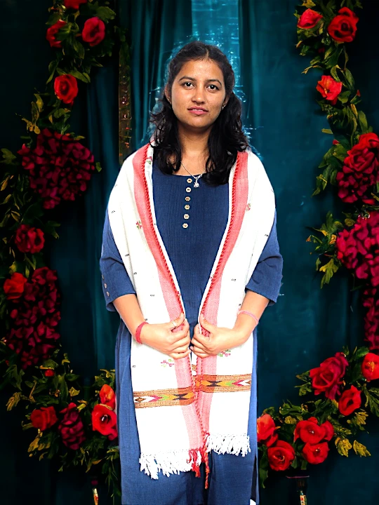 Handloom Haven: Stylish Kullu Woolen Stole Himachalbox.in Buy Now
