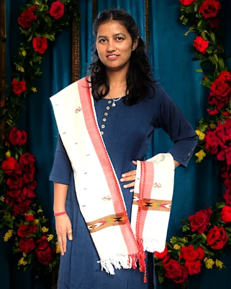 Handloom Haven: Stylish Kullu Woolen Stole