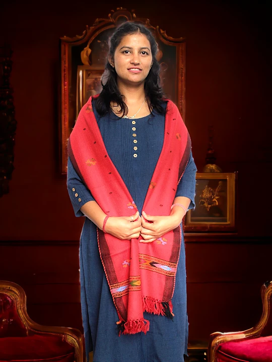 Handloom Splendor: Kullu Wool Scarf for Women Himachalbox.in