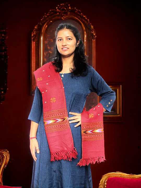 Artisanal Aura: Handloom Kullu Wool Stole Himahalbox.in