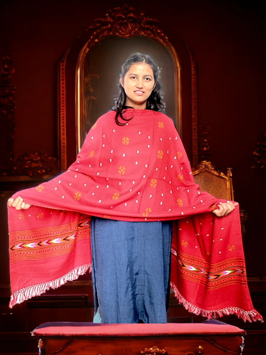 Artisanal Aura: Handloom Kullu Wool Stole Himahalbox.in