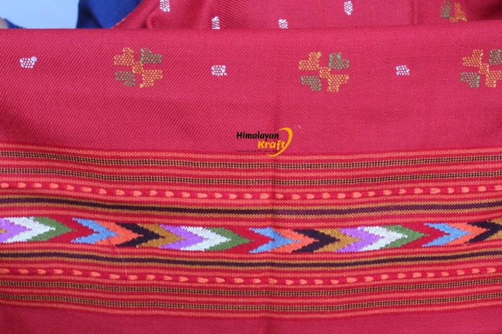 Artisanal Aura: Handloom Kullu Wool Stole Himahalbox.in