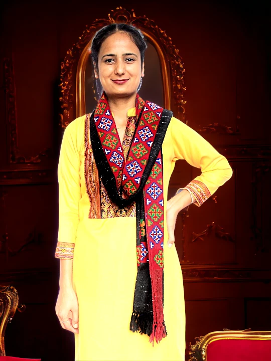 Himalayan Handwoven Pure Wool Stole - Elegant Winter Wrap for Women