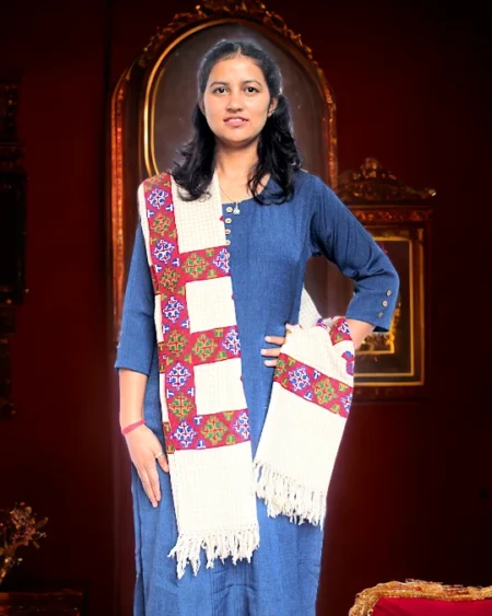 Kullu Weaver's Pure Woolen Scarf - Traditional Design for Girls Himachalbox.in