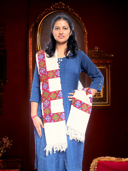 Kullu Weaver's Pure Woolen Scarf - Traditional Design for Girls Himachalbox.in