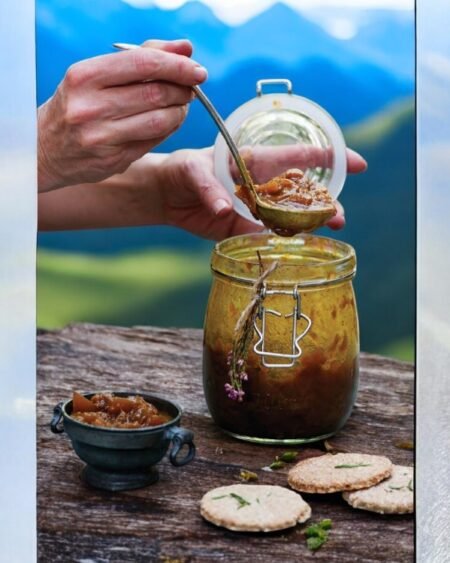 Himachali Apple Home Made Chutney - Tangy and Crispy - Himachalbox.com