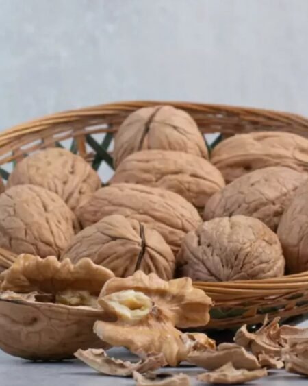 Premium Himalayan Organic Walnuts (Akhrot) Kagzi– 100% Natural & Handpicked