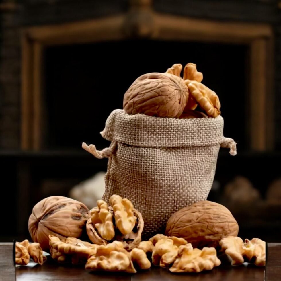 Premium Himalayan Organic Walnuts (Akhrot) Kagzi– 100% Natural & Handpicked