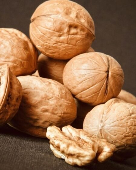 Premium Himalayan Organic Walnuts (Akhrot) Kagzi– 100% Natural & Handpicked