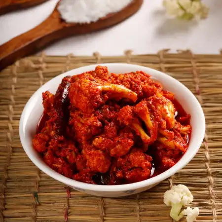 Homemade Organic Cauliflower Pickle – Crunchy, Spicy & Full of Ghar Ka Swaad