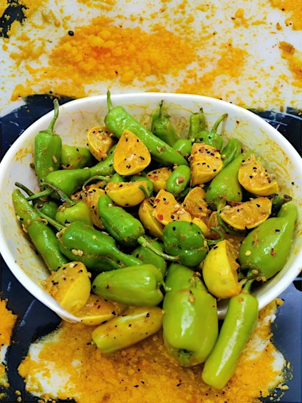 Homemade Organic Nimbu Mirch ka Achaar - Himachal Box