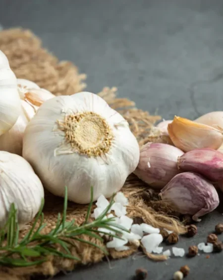 organic-pahadi-garlic-lahsun-cloves-himachalbox
